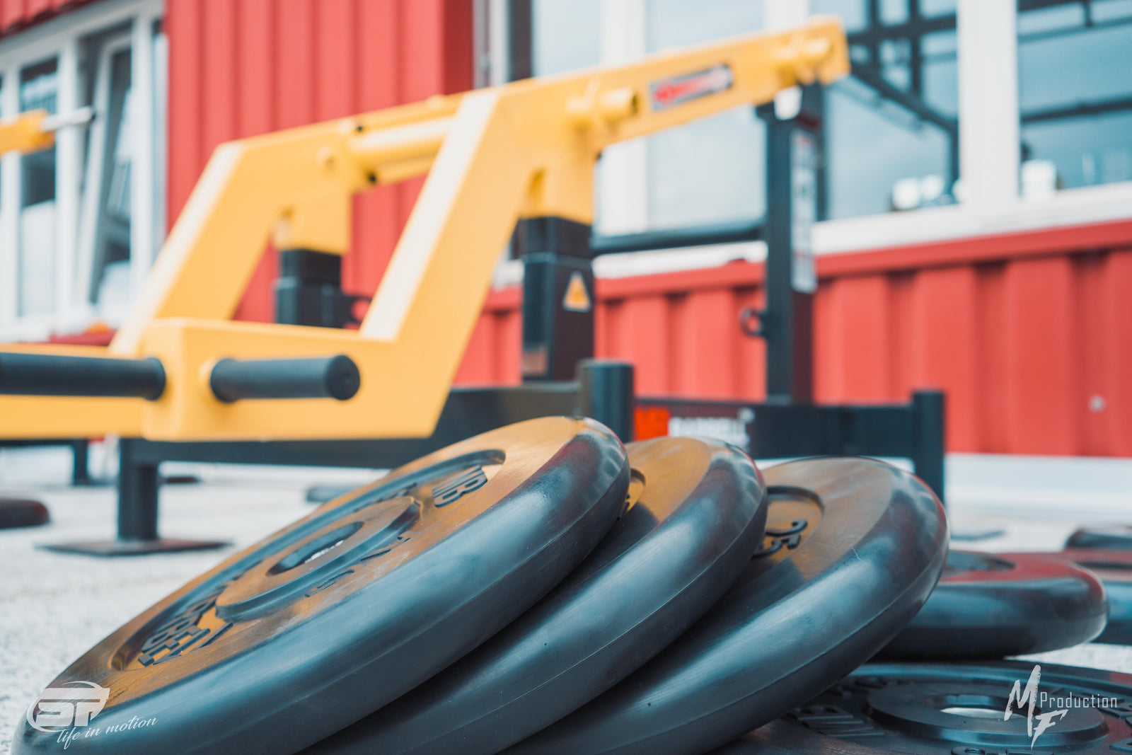 Miért gumírozott súlyzótárcsák? A StreetBarbell mérnöki döntése