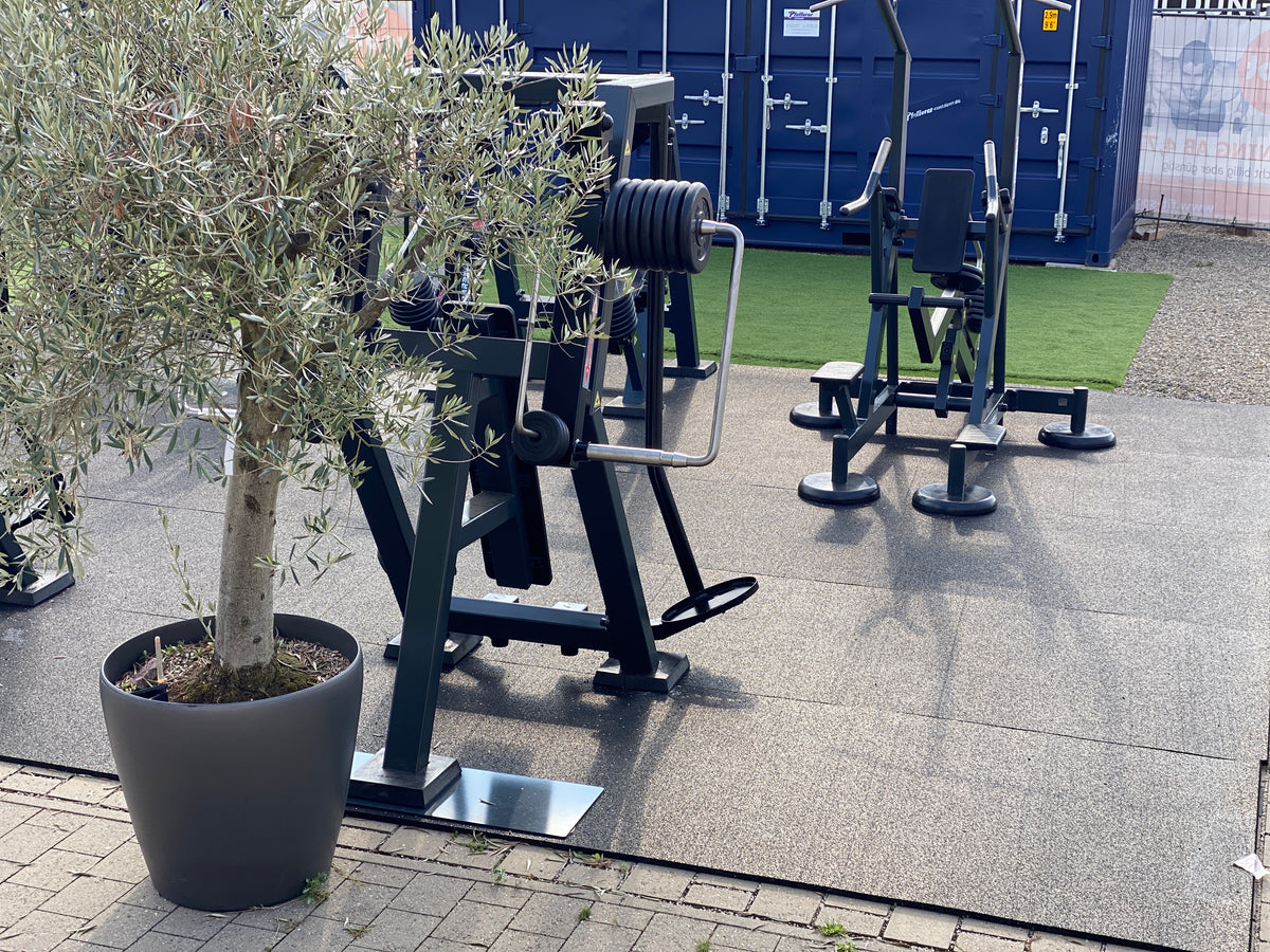 StreetBarbell kültéri erőgép talprésze és aljzatkapcsolata